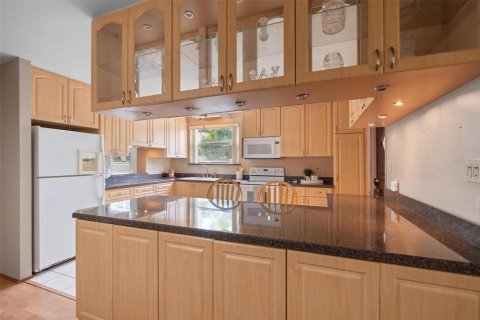 Casa en venta en Tampa, Florida, 3 dormitorios, 183.57 m2 № 2093967 - foto 10