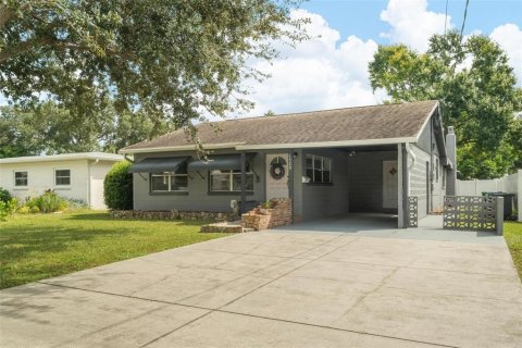 House in Tampa, Florida 3 bedrooms, 183.57 sq.m. № 2093967