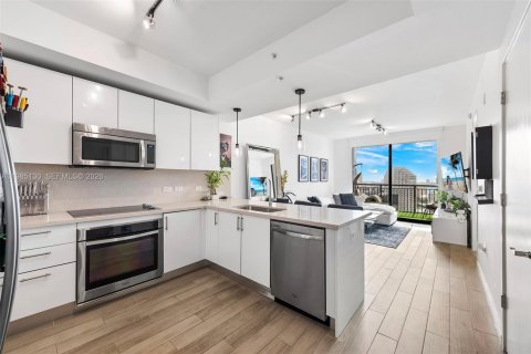 Снять в аренду кондоминиум в Майами, Флорида 1 спальня, 62.62м2, № 2050880 - фото 4