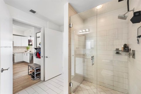 Снять в аренду кондоминиум в Майами, Флорида 1 спальня, 62.62м2, № 2050880 - фото 20