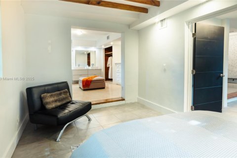 House in Dania Beach, Florida 3 bedrooms, 156.82 sq.m. № 1891386 - photo 19