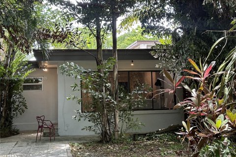 House in Dania Beach, Florida 3 bedrooms, 156.82 sq.m. № 1891386 - photo 27