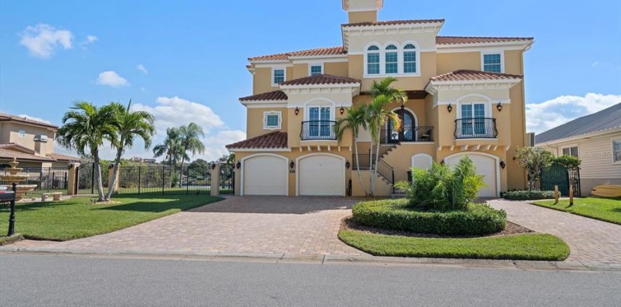 Casa en Largo, Florida 5 dormitorios, 389.26 m2 № 2155234