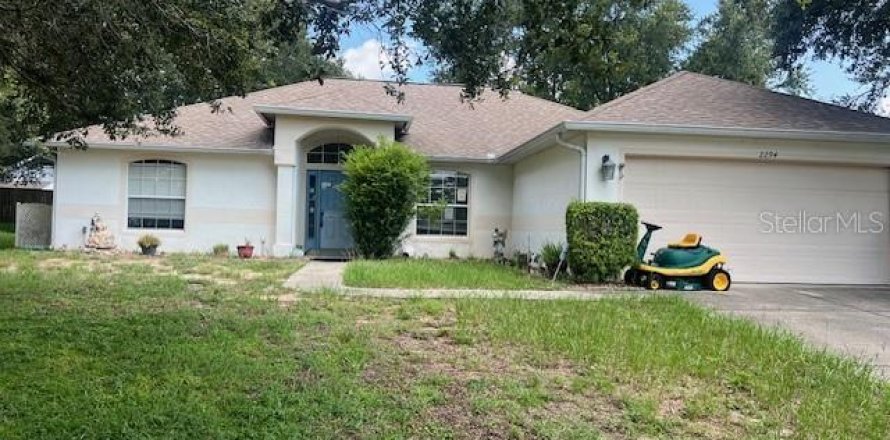 House in Leesburg, Florida 4 bedrooms, 169.08 sq.m. № 1918075