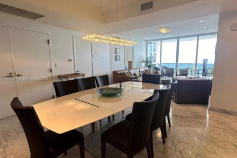 Copropriété à vendre à Sunny Isles Beach, Floride: 3 chambres, 198.53 m2 № 1821875 - photo 25