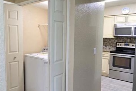 Condo in Orlando, Florida, 1 bedroom  № 1878311 - photo 6
