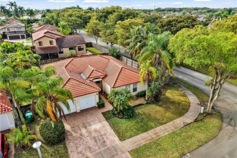 Villa ou maison à vendre à Miami, Floride: 4 chambres, 189.06 m2 № 2007578 - photo 27