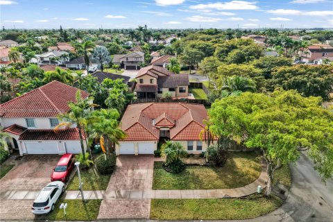 Villa ou maison à vendre à Miami, Floride: 4 chambres, 189.06 m2 № 2007578 - photo 28