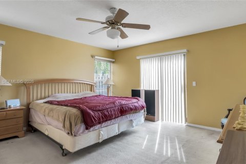 Villa ou maison à vendre à Miami, Floride: 4 chambres, 189.06 m2 № 2007578 - photo 15