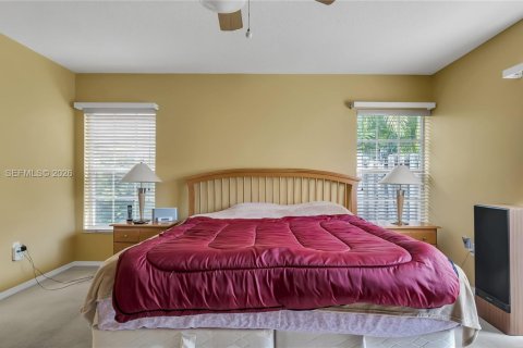 Villa ou maison à vendre à Miami, Floride: 4 chambres, 189.06 m2 № 2007578 - photo 16