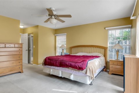 Villa ou maison à vendre à Miami, Floride: 4 chambres, 189.06 m2 № 2007578 - photo 14