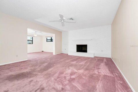House in Orlando, Florida 3 bedrooms, 159.7 sq.m. № 1857687 - photo 4