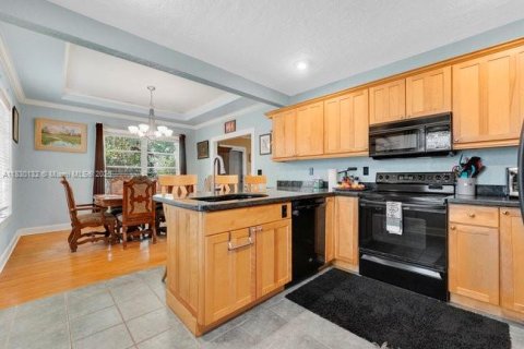 House in Lake Worth, Florida 4 bedrooms, 124.21 sq.m. № 1804479 - photo 9