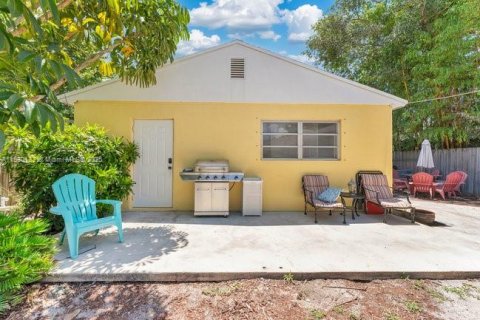 House in Lake Worth, Florida 4 bedrooms, 124.21 sq.m. № 1804479 - photo 28