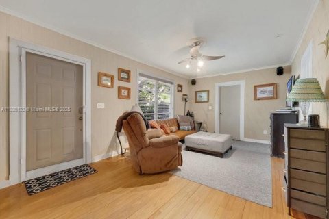 House in Lake Worth, Florida 4 bedrooms, 124.21 sq.m. № 1804479 - photo 3