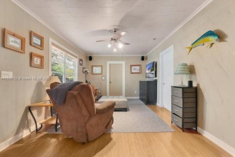 House in Lake Worth, Florida 4 bedrooms, 124.21 sq.m. № 1804479 - photo 2