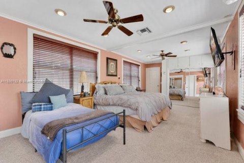 House in Lake Worth, Florida 4 bedrooms, 124.21 sq.m. № 1804479 - photo 11