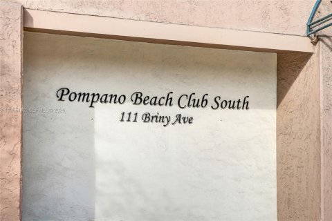 Condo in Pompano Beach, Florida, 1 bedroom  № 2011065 - photo 26
