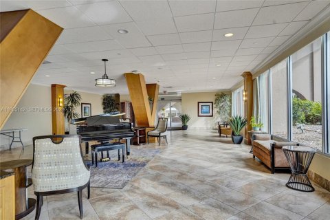 Condo in Pompano Beach, Florida, 1 bedroom  № 2011065 - photo 28