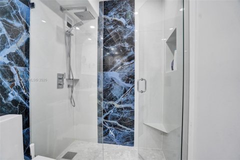 Condo in Pompano Beach, Florida, 1 bedroom  № 2011065 - photo 19