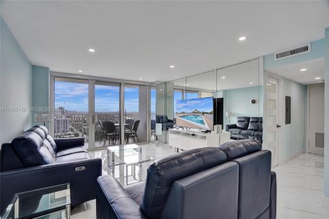 Condo in Pompano Beach, Florida, 1 bedroom  № 2011065 - photo 5