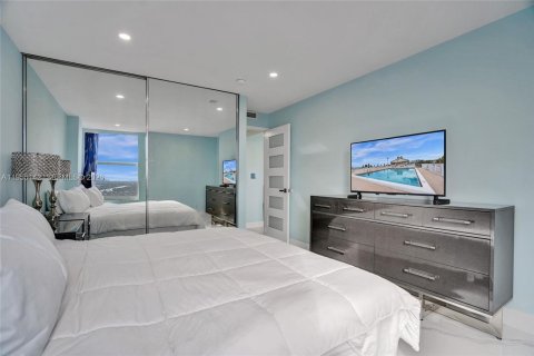 Condo in Pompano Beach, Florida, 1 bedroom  № 2011065 - photo 17