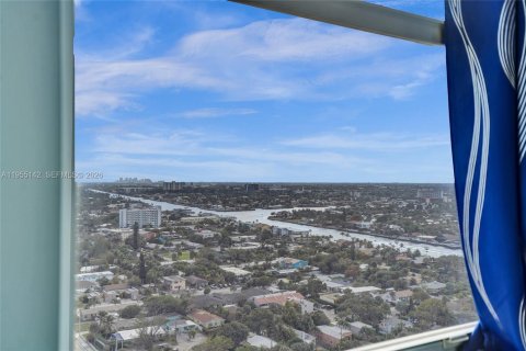 Condo in Pompano Beach, Florida, 1 bedroom  № 2011065 - photo 15