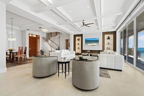 House in Longboat Key, Florida 5 bedrooms, 555.74 sq.m. № 2228419 - photo 4
