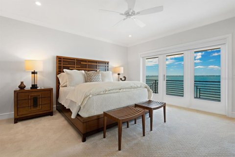 House in Longboat Key, Florida 5 bedrooms, 555.74 sq.m. № 2228419 - photo 20