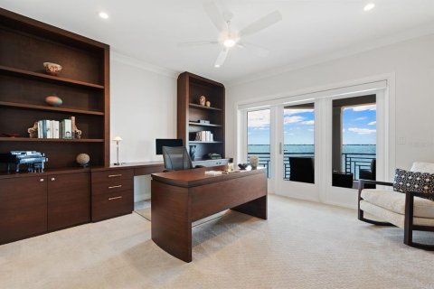 House in Longboat Key, Florida 5 bedrooms, 555.74 sq.m. № 2228419 - photo 24