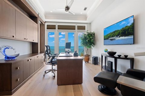 House in Longboat Key, Florida 5 bedrooms, 555.74 sq.m. № 2228419 - photo 6