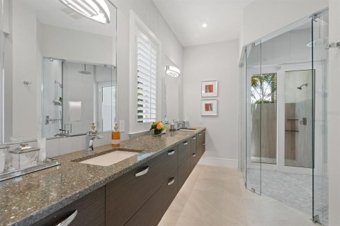 House in Longboat Key, Florida 5 bedrooms, 555.74 sq.m. № 2228419 - photo 10