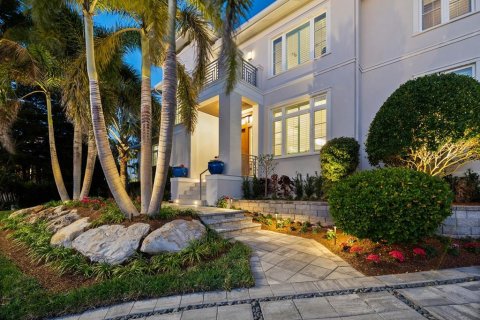 House in Longboat Key, Florida 5 bedrooms, 555.74 sq.m. № 2228419 - photo 30