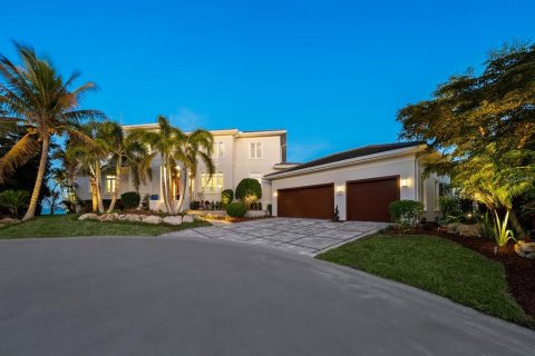House in Longboat Key, Florida 5 bedrooms, 555.74 sq.m. № 2228419 - photo 29