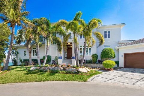 House in Longboat Key, Florida 5 bedrooms, 555.74 sq.m. № 2228419 - photo 2