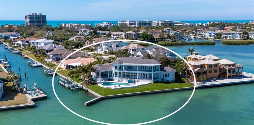 House in Longboat Key, Florida 5 bedrooms, 555.74 sq.m. № 2228419