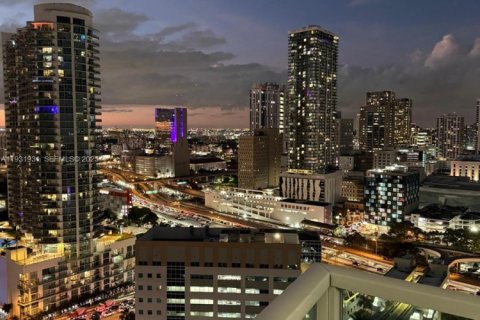 Снять в аренду кондоминиум в Майами, Флорида 1 спальня, 70.33м2, № 1990930 - фото 18