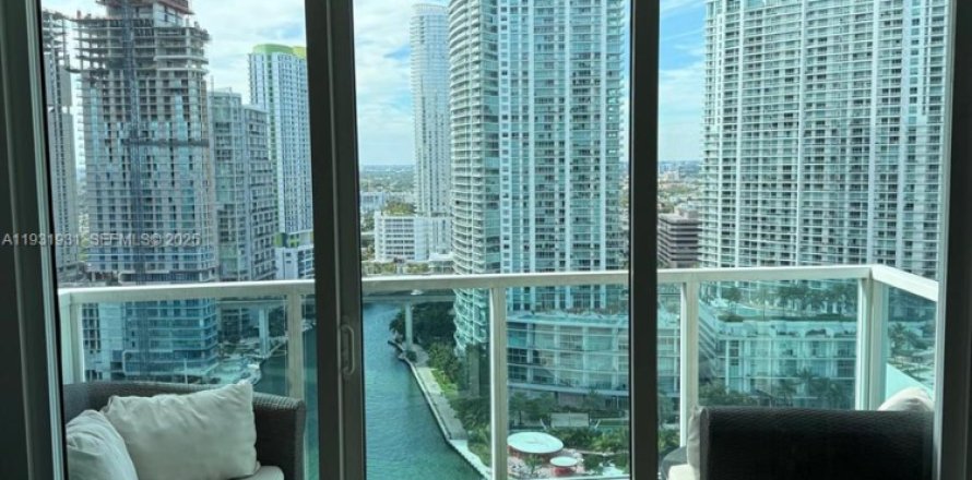 Кондоминиум с 1 спальней в Майами, Флорида № 1990930