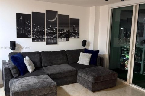 Снять в аренду кондоминиум в Майами, Флорида 1 спальня, 70.33м2, № 1990930 - фото 3