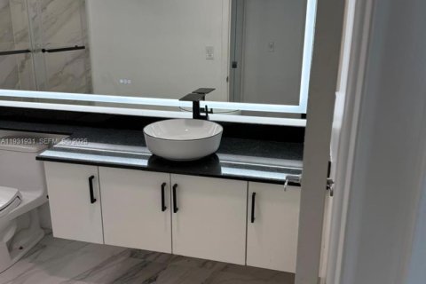 Снять в аренду кондоминиум в Майами, Флорида 1 спальня, 70.33м2, № 1990930 - фото 12