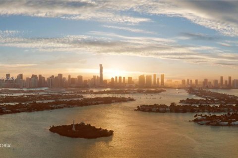 Condominio en venta en Miami, Florida, 3 dormitorios, 232.44 m2 № 1984773 - foto 17