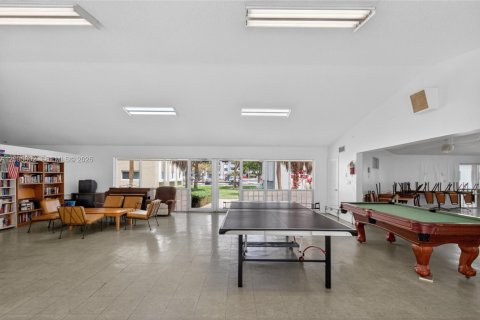 Copropriété à vendre à Hallandale Beach, Floride: 2 chambres, 101.45 m2 № 2170661 - photo 26