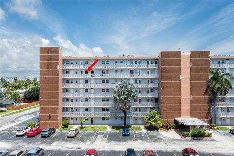 Condo à Hallandale Beach, Floride, 2 chambres  № 2170661