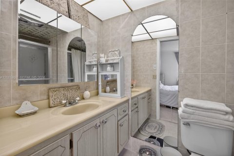 Copropriété à vendre à Hallandale Beach, Floride: 2 chambres, 101.45 m2 № 2170661 - photo 13