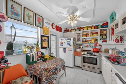 Copropriété à vendre à Hallandale Beach, Floride: 2 chambres, 101.45 m2 № 2170661 - photo 8