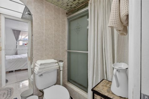 Copropriété à vendre à Hallandale Beach, Floride: 2 chambres, 101.45 m2 № 2170661 - photo 14