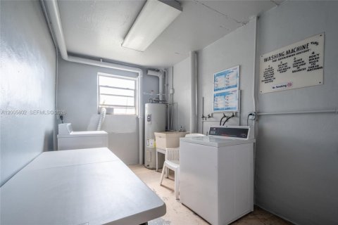 Copropriété à vendre à Hallandale Beach, Floride: 2 chambres, 101.45 m2 № 2170661 - photo 19