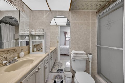 Copropriété à vendre à Hallandale Beach, Floride: 2 chambres, 101.45 m2 № 2170661 - photo 15