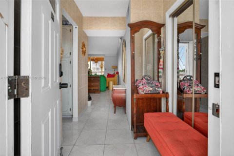 Copropriété à vendre à Hallandale Beach, Floride: 2 chambres, 101.45 m2 № 2170661 - photo 5