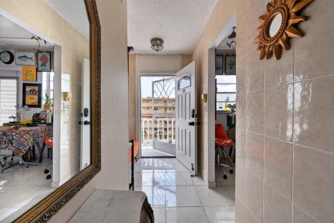 Copropriété à vendre à Hallandale Beach, Floride: 2 chambres, 101.45 m2 № 2170661 - photo 6